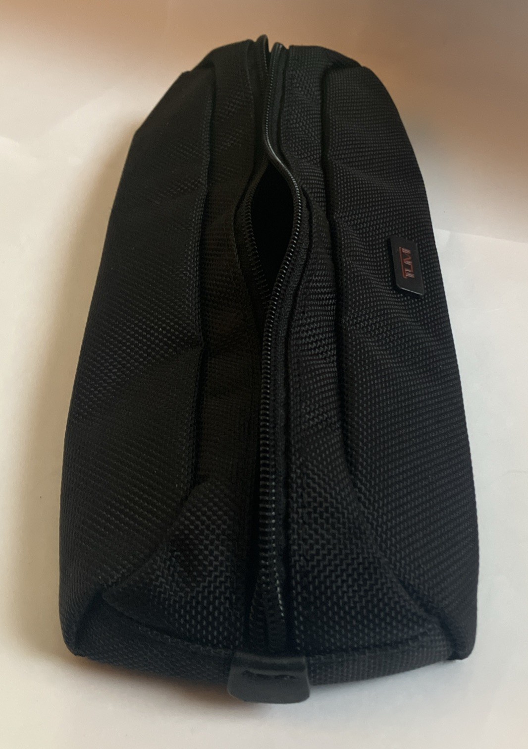 TUMI Accent Accessory pouch Cord Bag Black / Red No Retail Tag