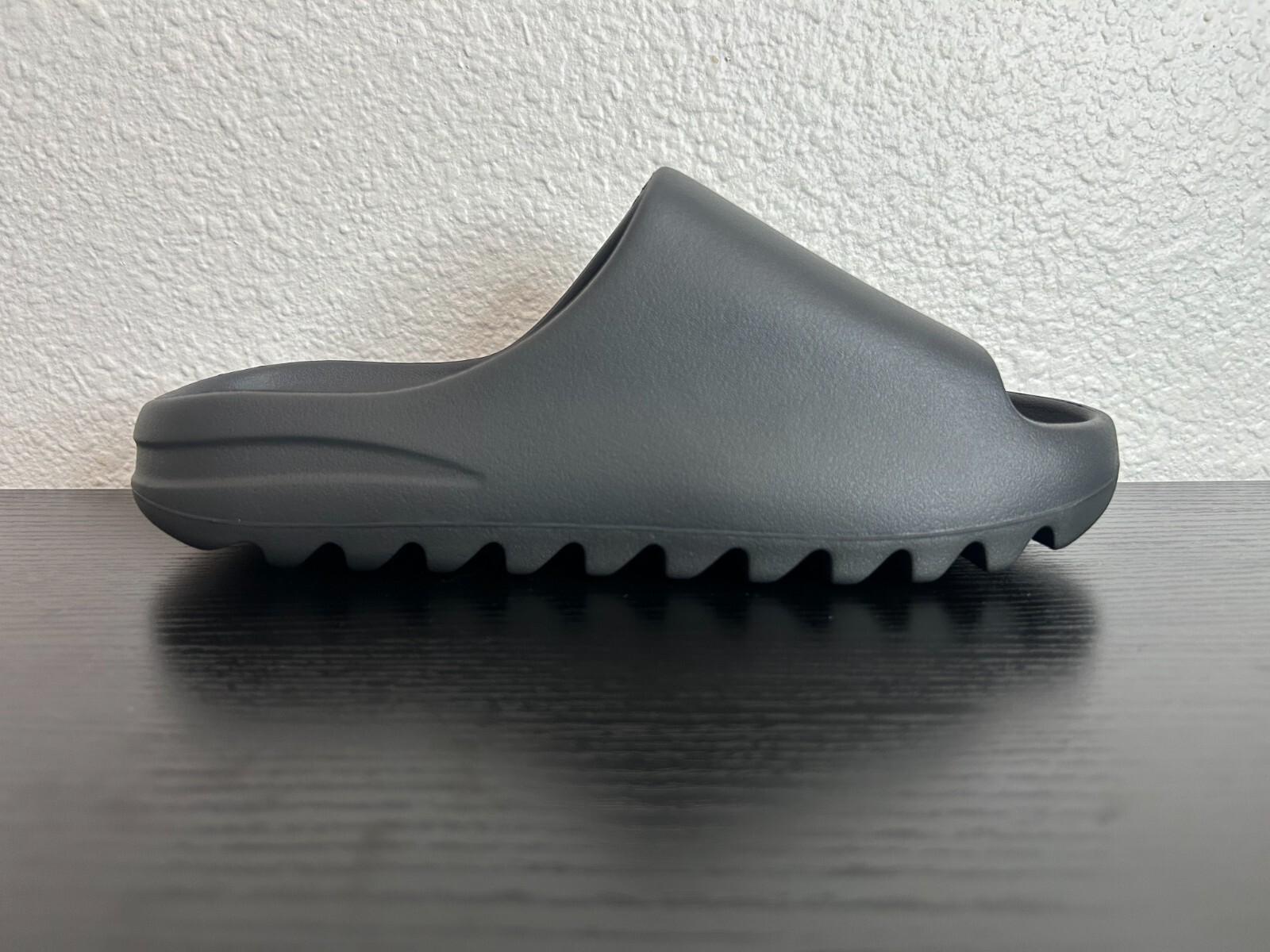 YEEZY SLIDES ONYX SIZES 4-13 US MEN ⚡️FAST SHIPPING⚡️