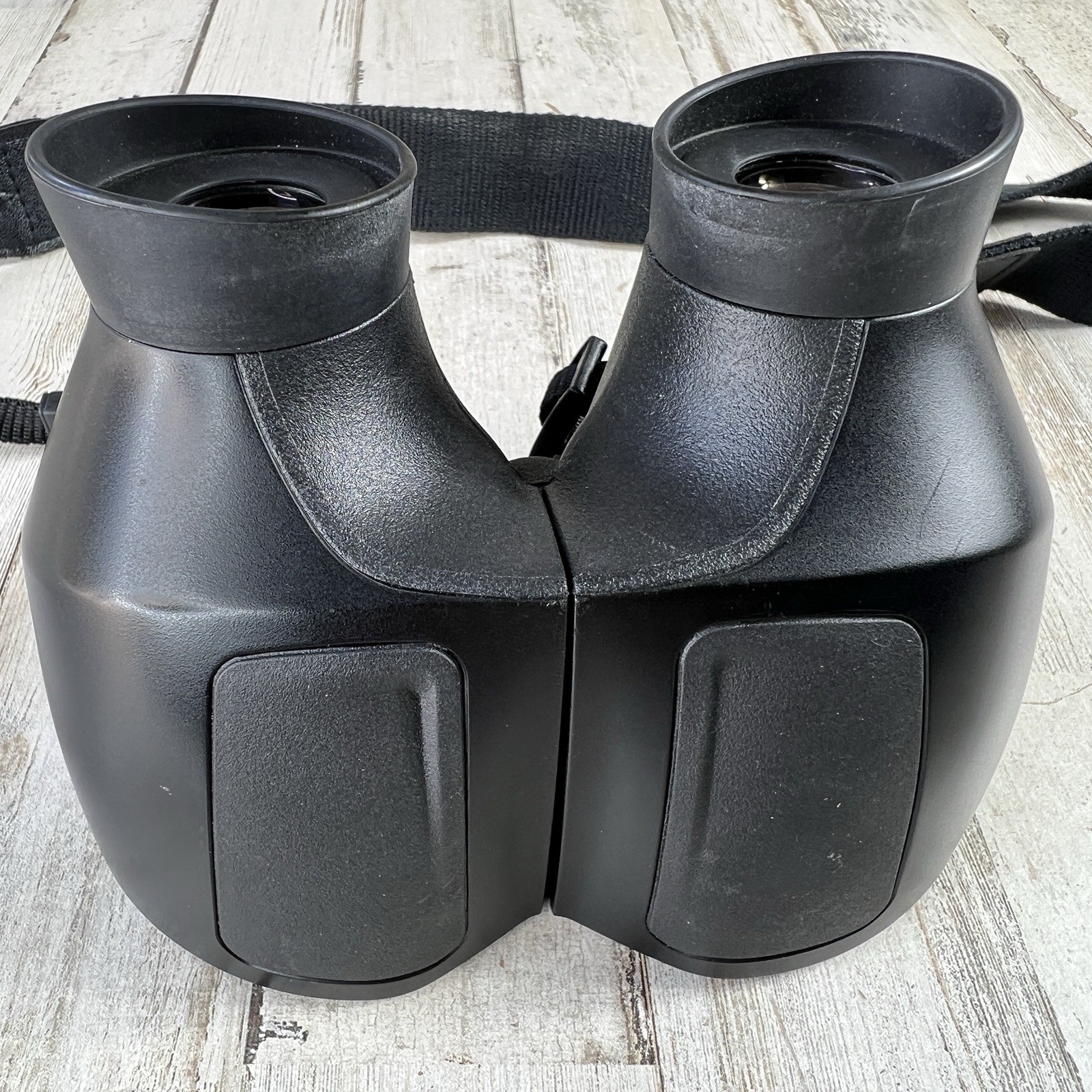 Bushnell Xtra-Wide 4x30 Spectator Sport Binoculars 900' Field of View