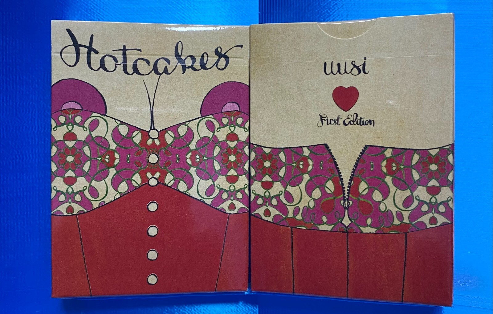 Red Hotcakes First Edition Playing Card Deck~UUSI~Free Shipping