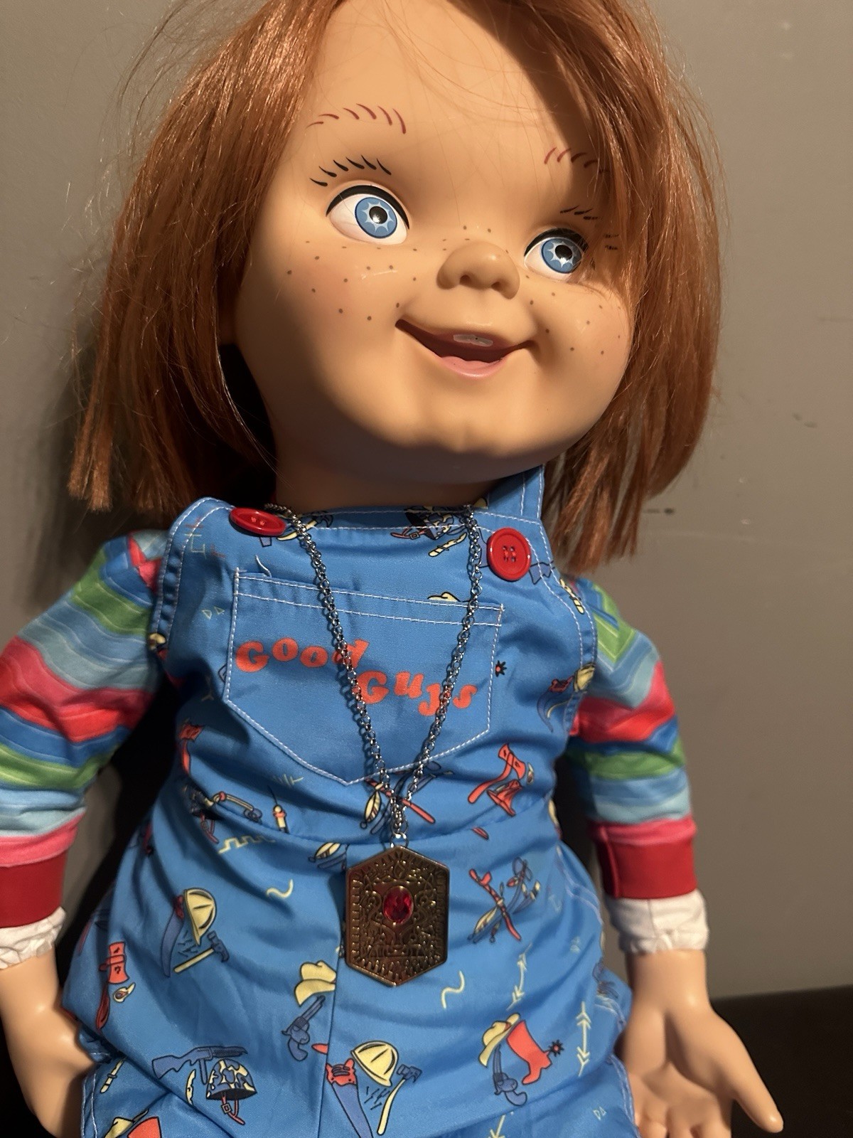 CHILDS PLAY CHUCKY HEART OF DAMBALLA NECKLACE PROP