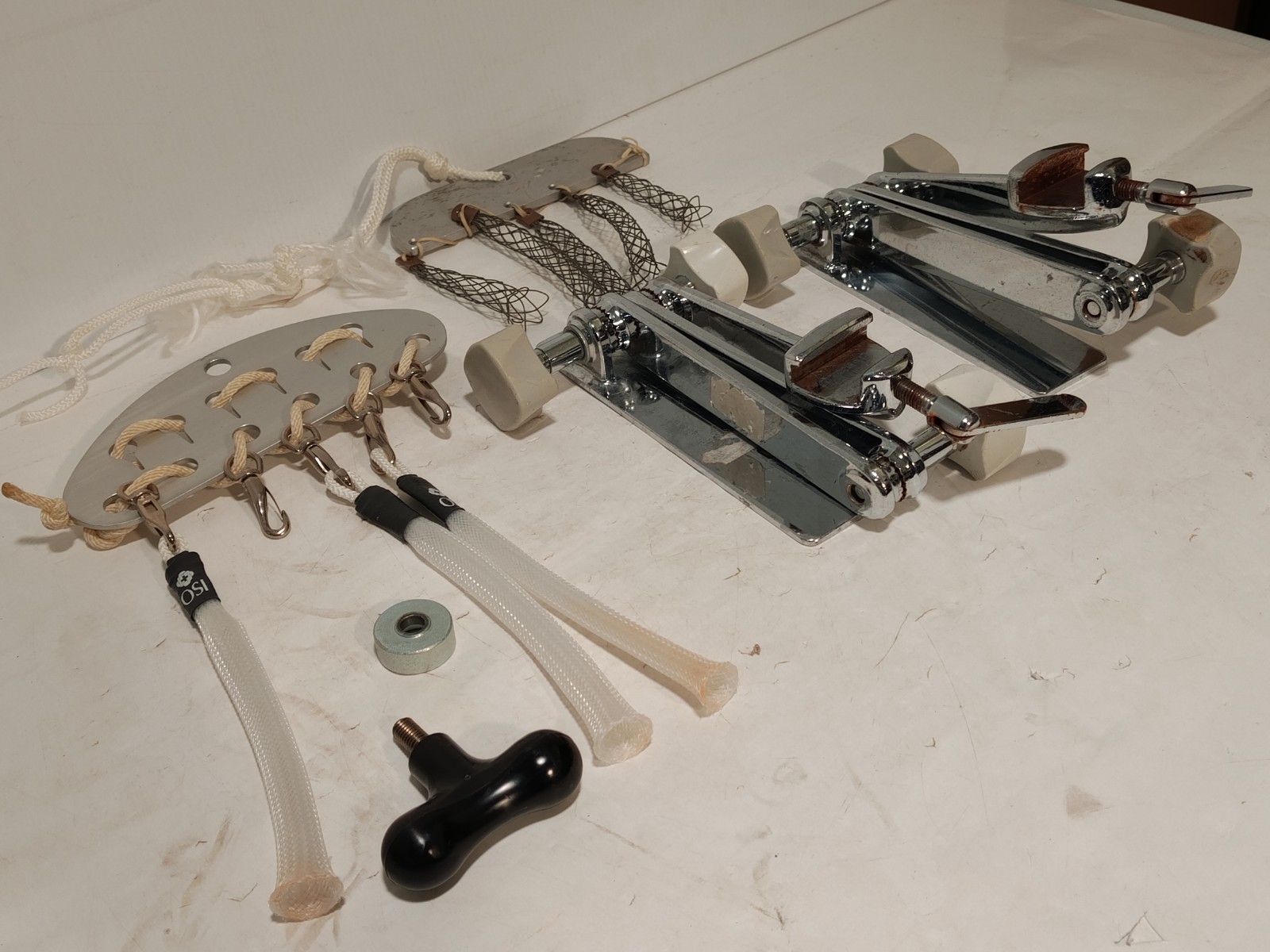 OSI finger trap traction set w/ table rail clamps, plates, 4 traps lot