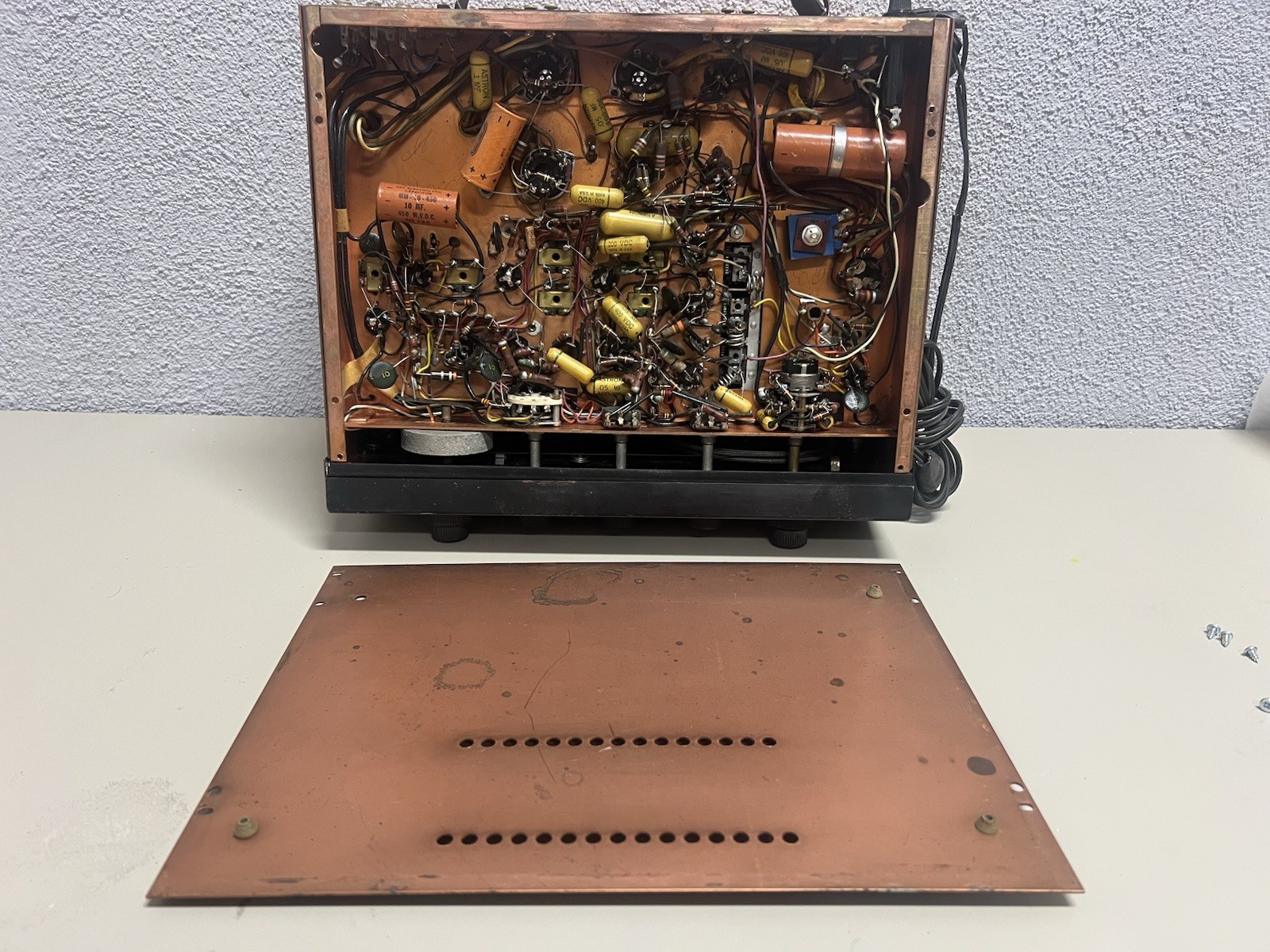 HARMAN KARDON D-1100 Tube Receiver For Parts Or Repair