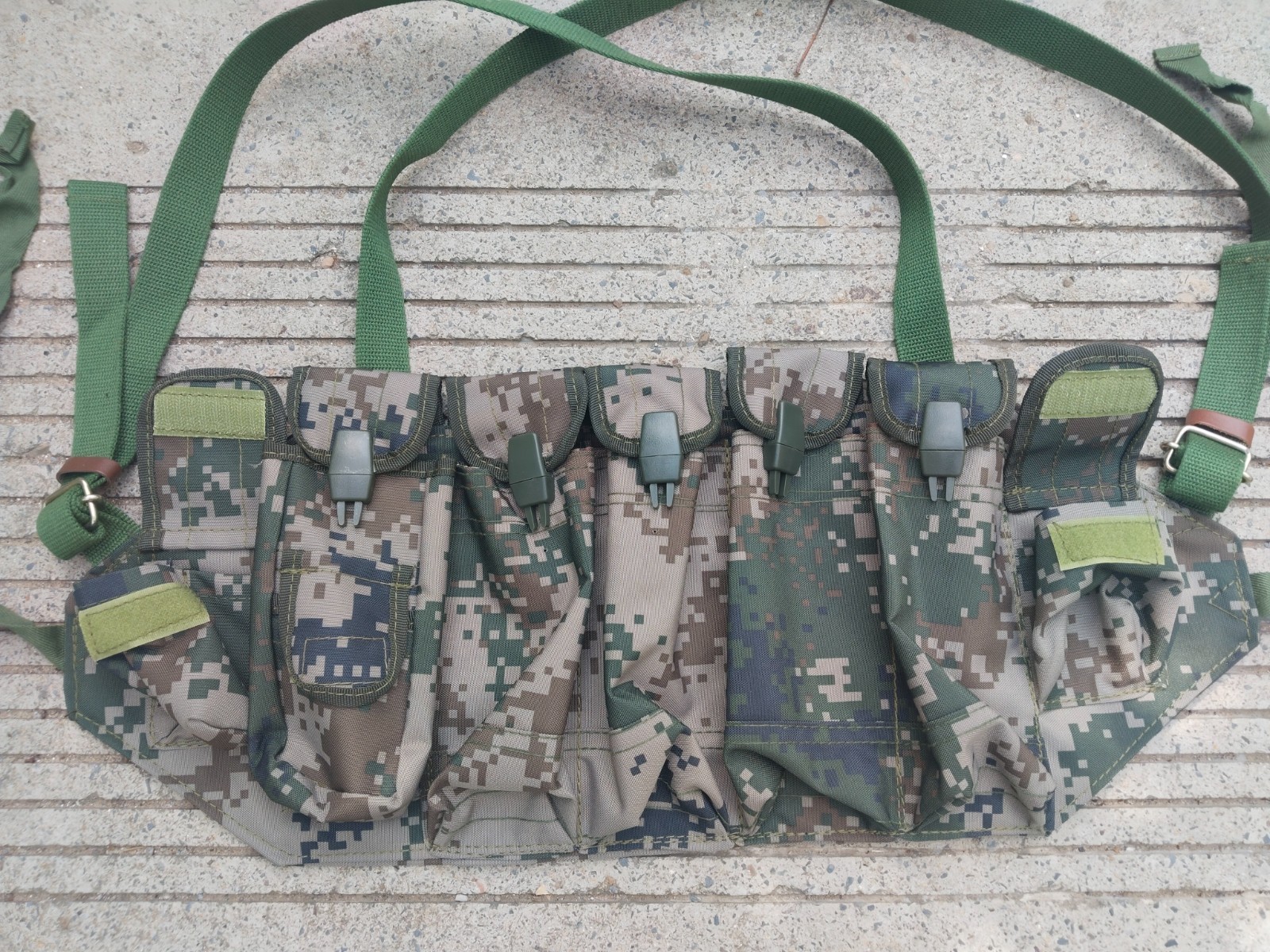 Chinese ARMY Type 95 Chest Rig Mag Pouch Bag Digital Camo NEW OLD STOCK