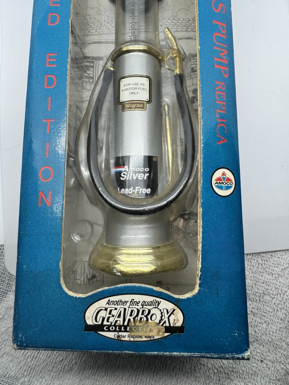 Limited Edition Replica Gas Pump Amoco Silver Wayne Gearbox