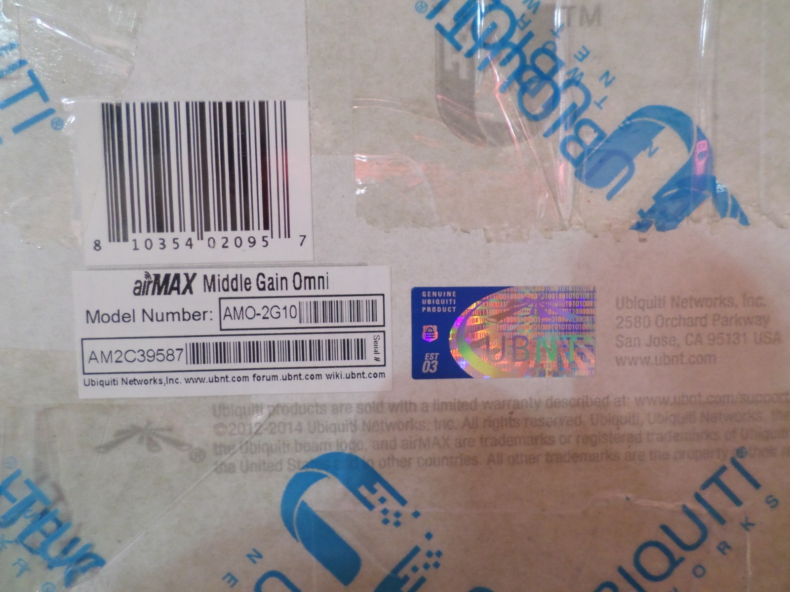 Ubiquiti airMAX Omni AMO-2G10 2.4 GHz, 10 dBi carrier-class 2x2 dual-polarity