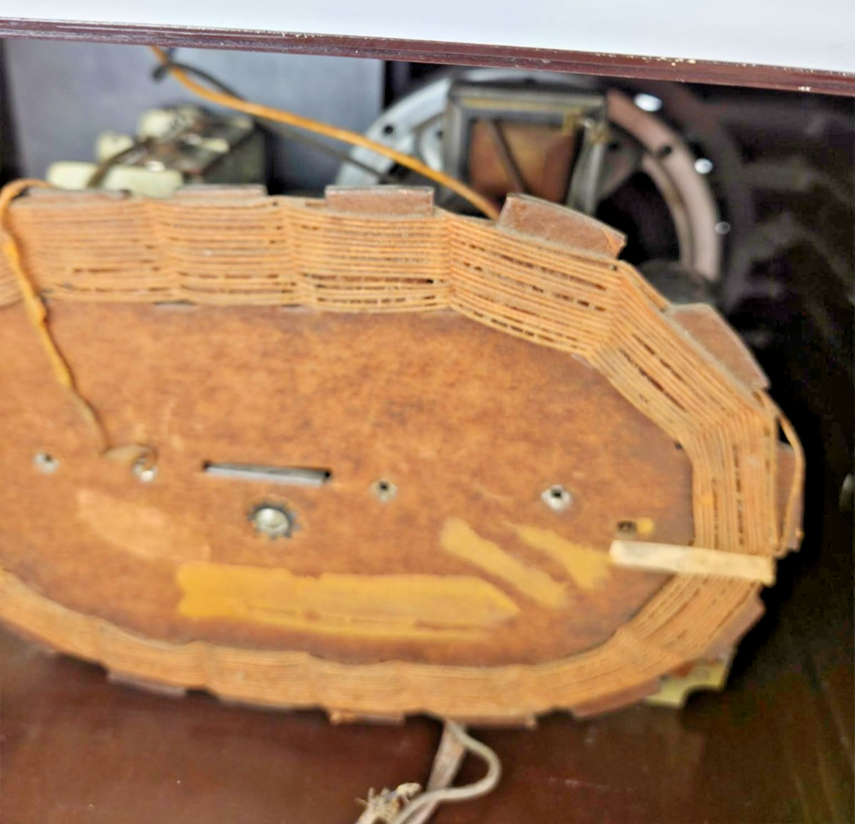 Vintage Emerson Model 330 Bakelite Tube Radio 1939 Art Deco AM Untested