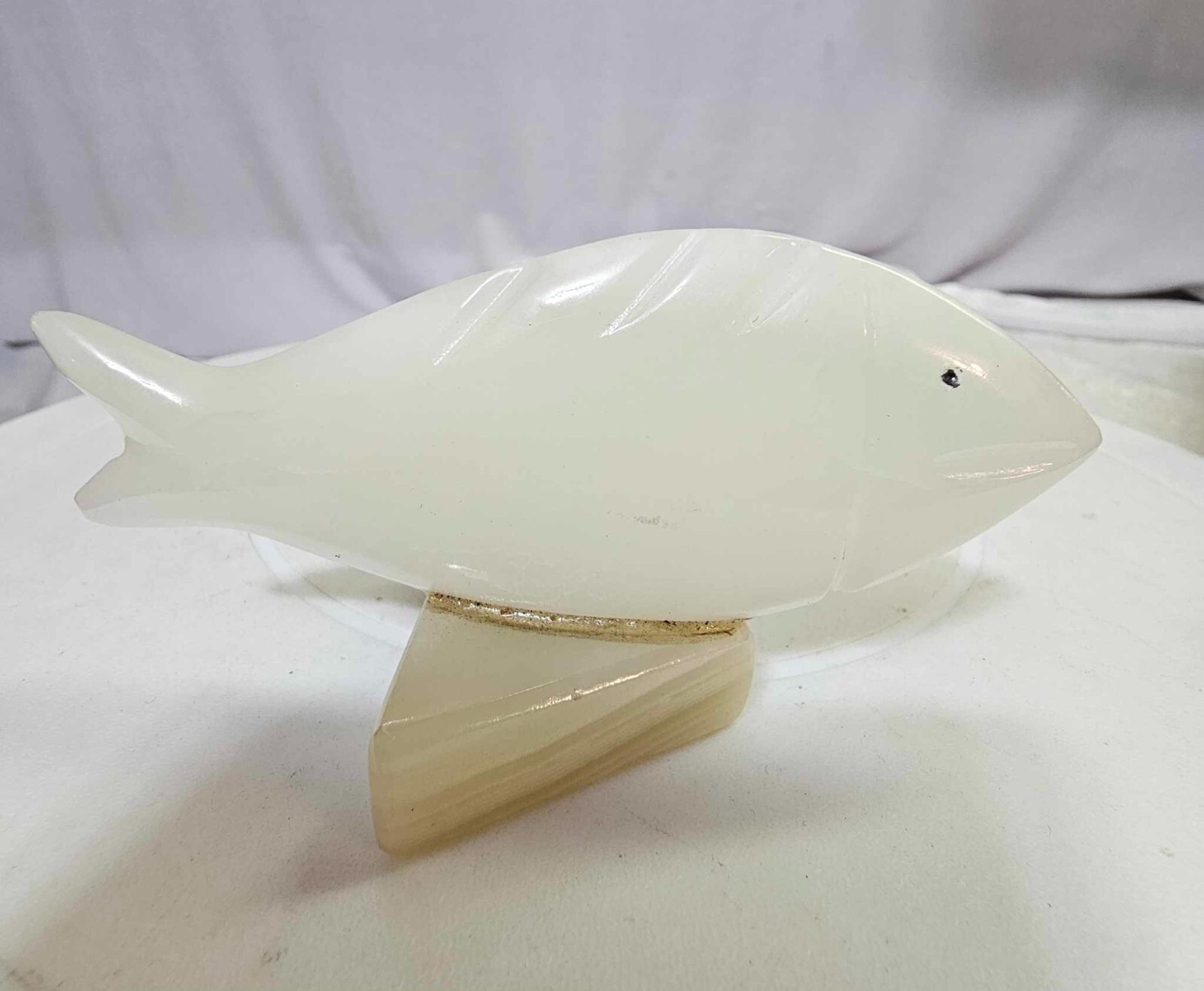 Vtg Carved stone alabaster marble fish w/ base statue figurine- L3