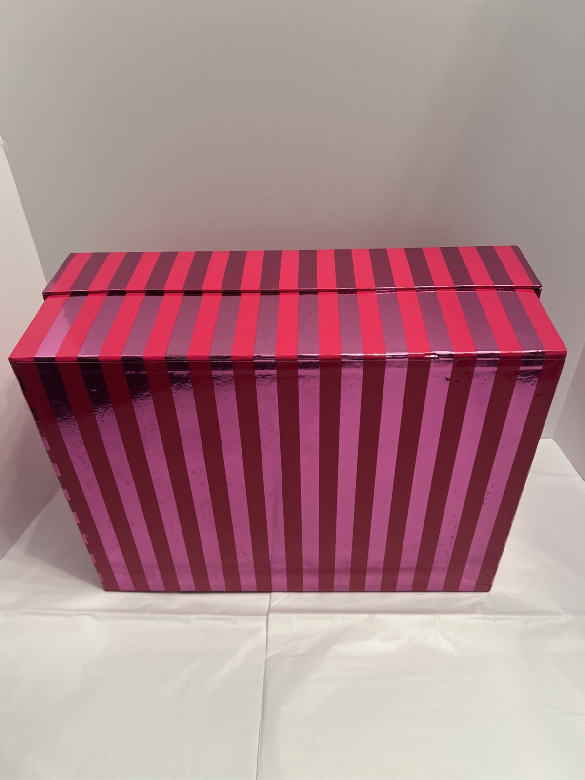 VICTORIA’S SECRET PINK STRIPED Display BOX 16" x 12.27" X 6.57”Empty