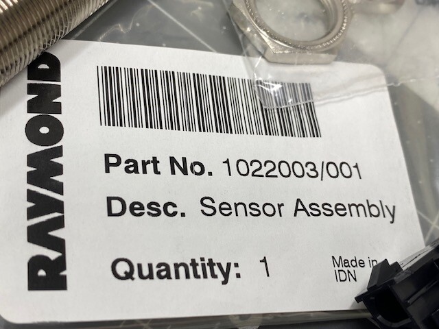 Raymond 1022003/001 Proximity Sensor For Forklift NBB8-18GM60-AO-200MM-3AMP NEW