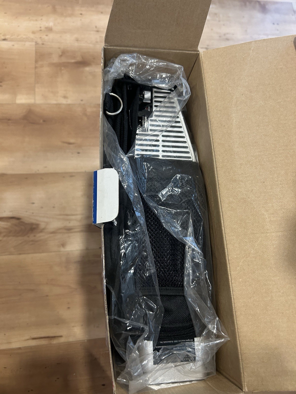 Rubbermaid SeatBack Thermo Electric Car Travel Cooler & Warmer 12V New Open Box