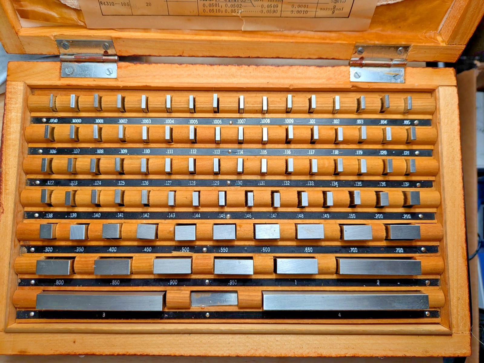 81 piece gauge gage block set Grade B with certificate and wooden case