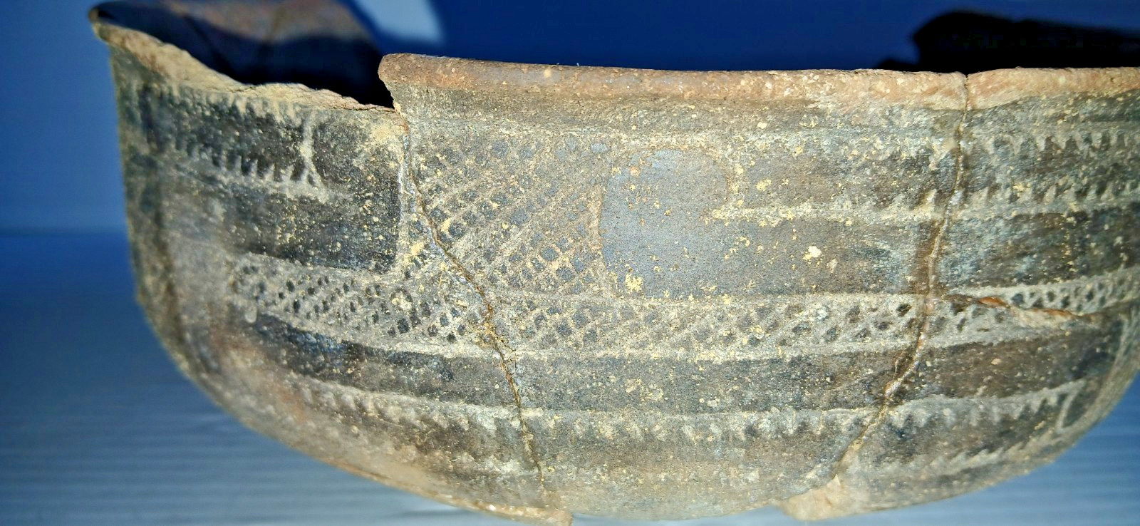 Pre-Columbian Native American Indian Mississippian Partial Pottery Bowl Artifact