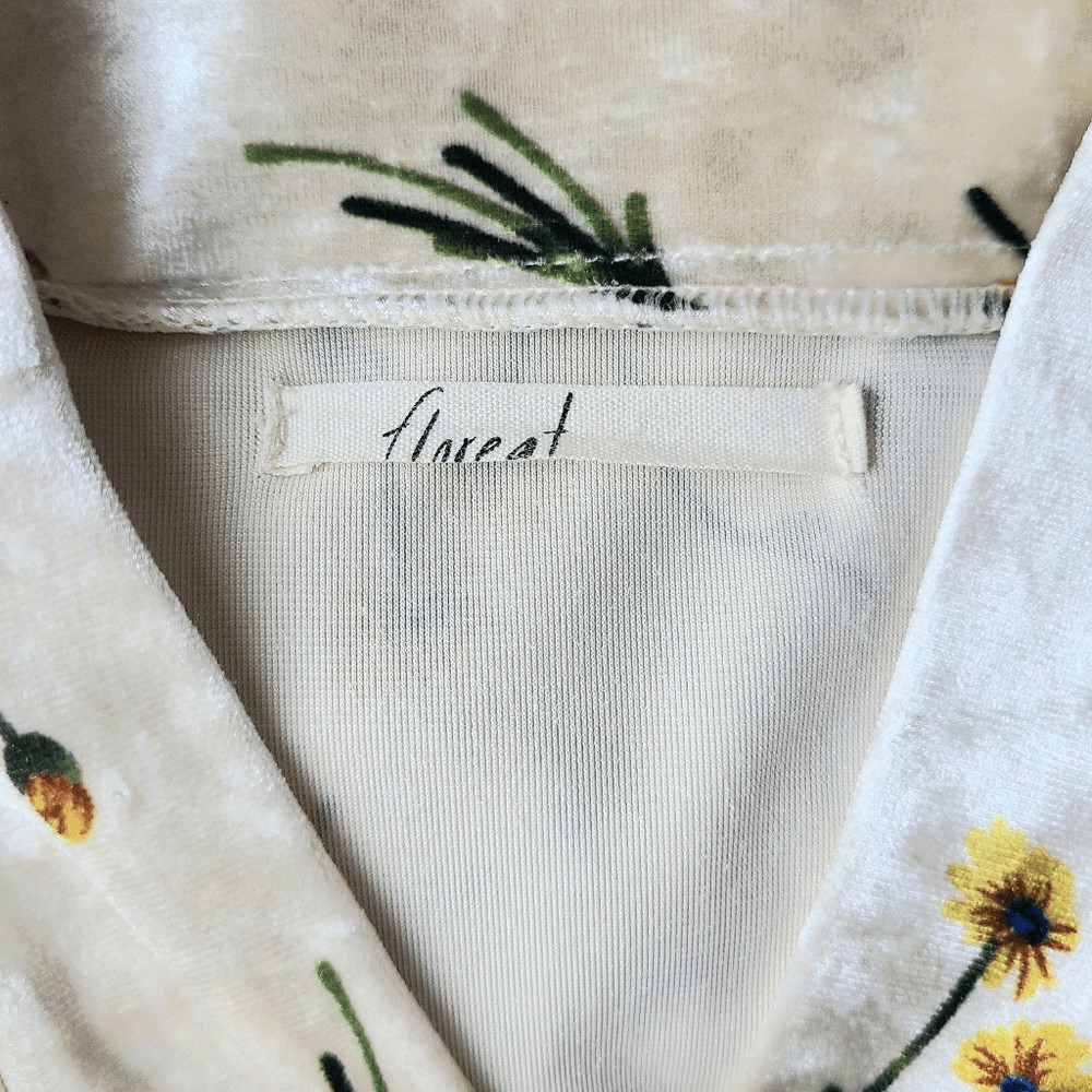 Anthropologie Floreat Womens Kimono Velour Velvet Cream Yellow Daisy Flower