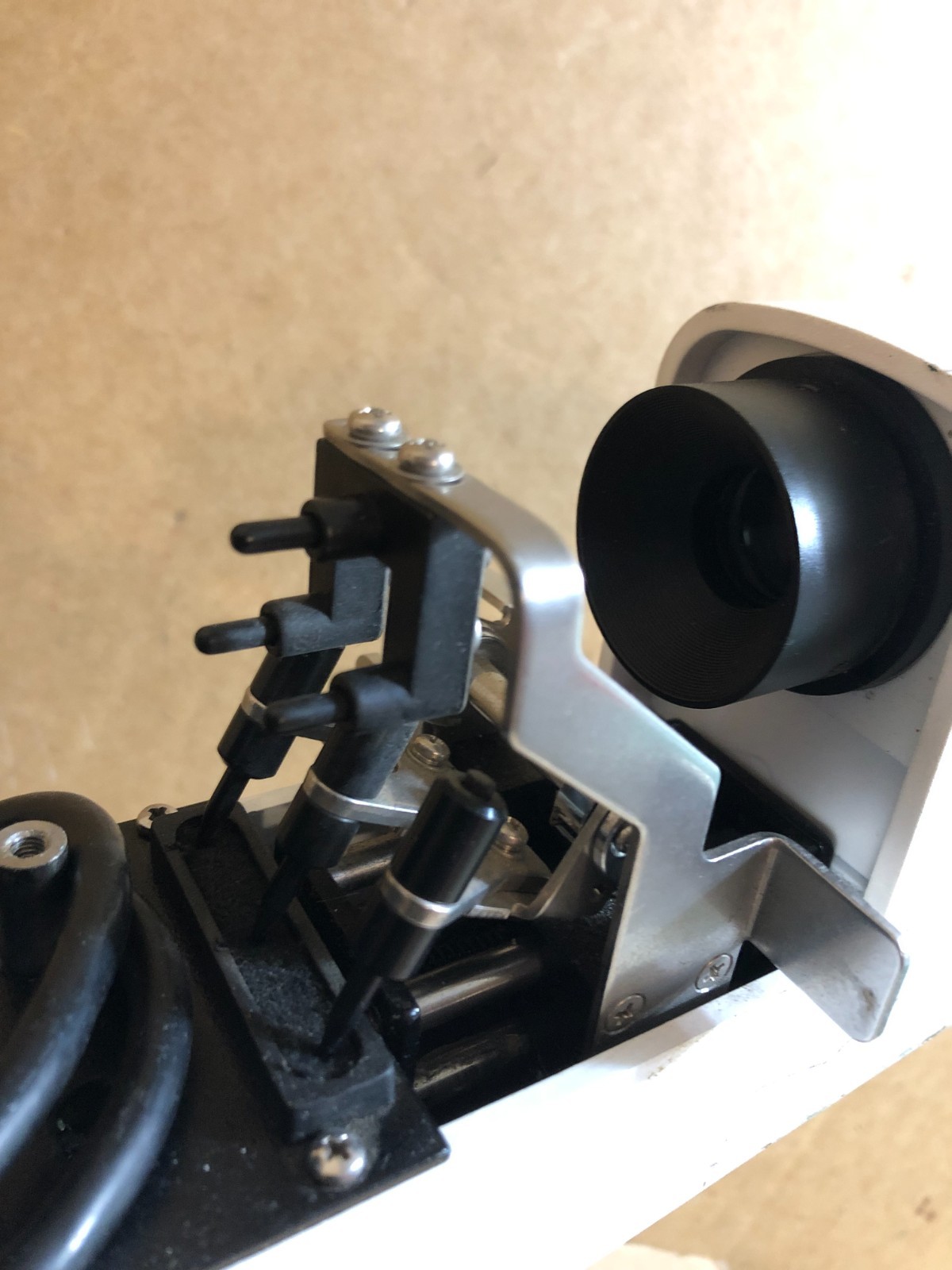 Luxvision LM-190 Manual Lensmeter Lensmeter 40x 16-100mm Diameter Lens Green LED