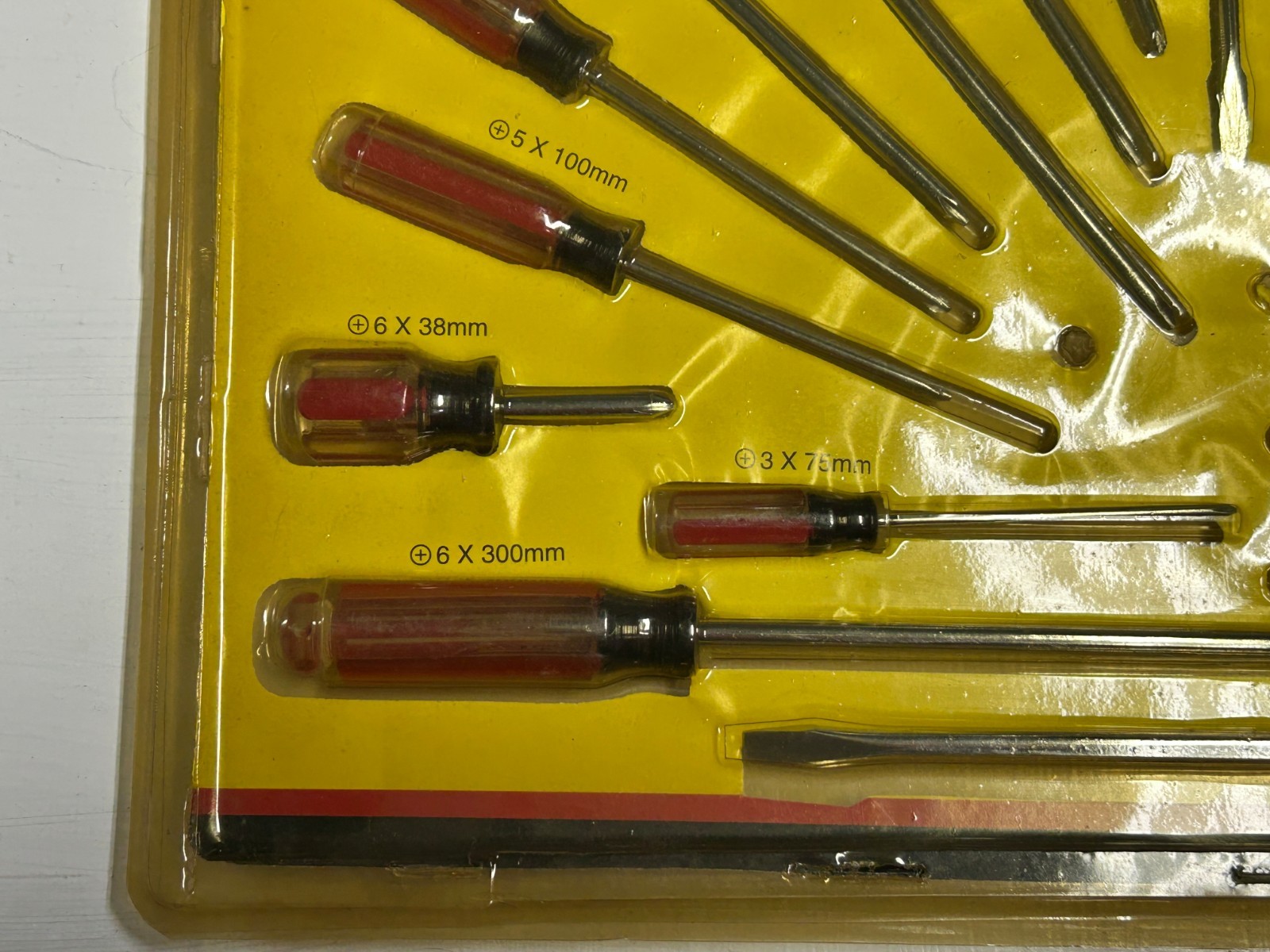 NEW 20-pc screwdriver set - Phillips and Straight head screwdrivers - hand tools