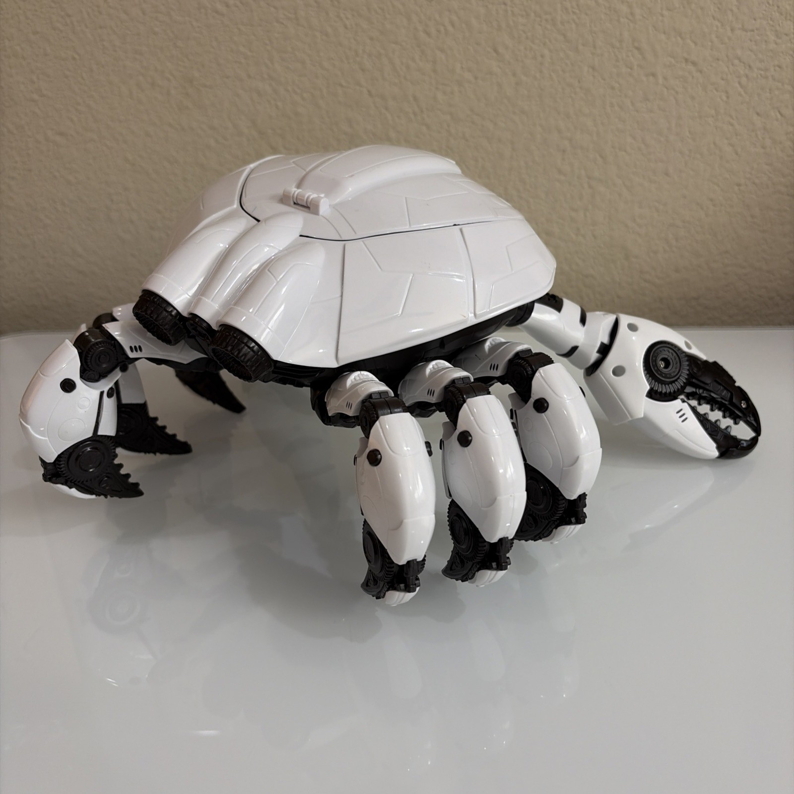 WowWee White and Black Robotic Spider Toy Robot Figure