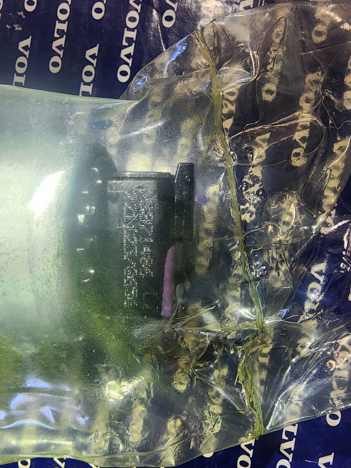 OEM Volvo D13 23871486 Thermostat and 23871480 Piston Cooling control valve set