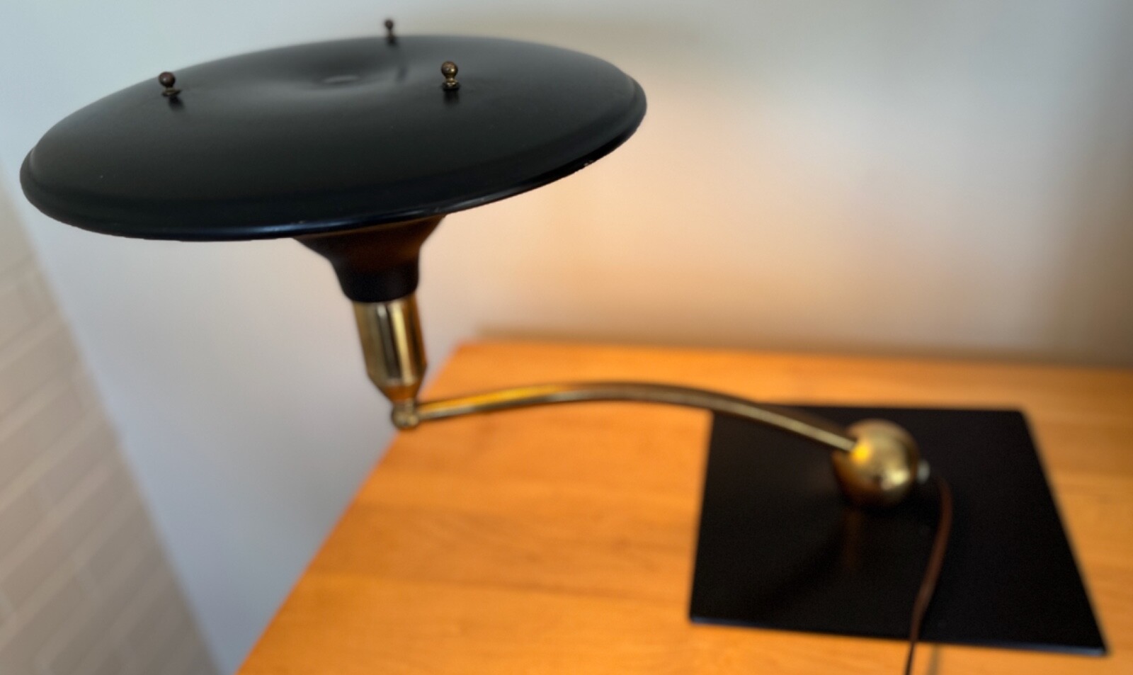 Vintage MCM Black Metal Wheeler Sight Light Cantilever Lamp Mid Century Modern