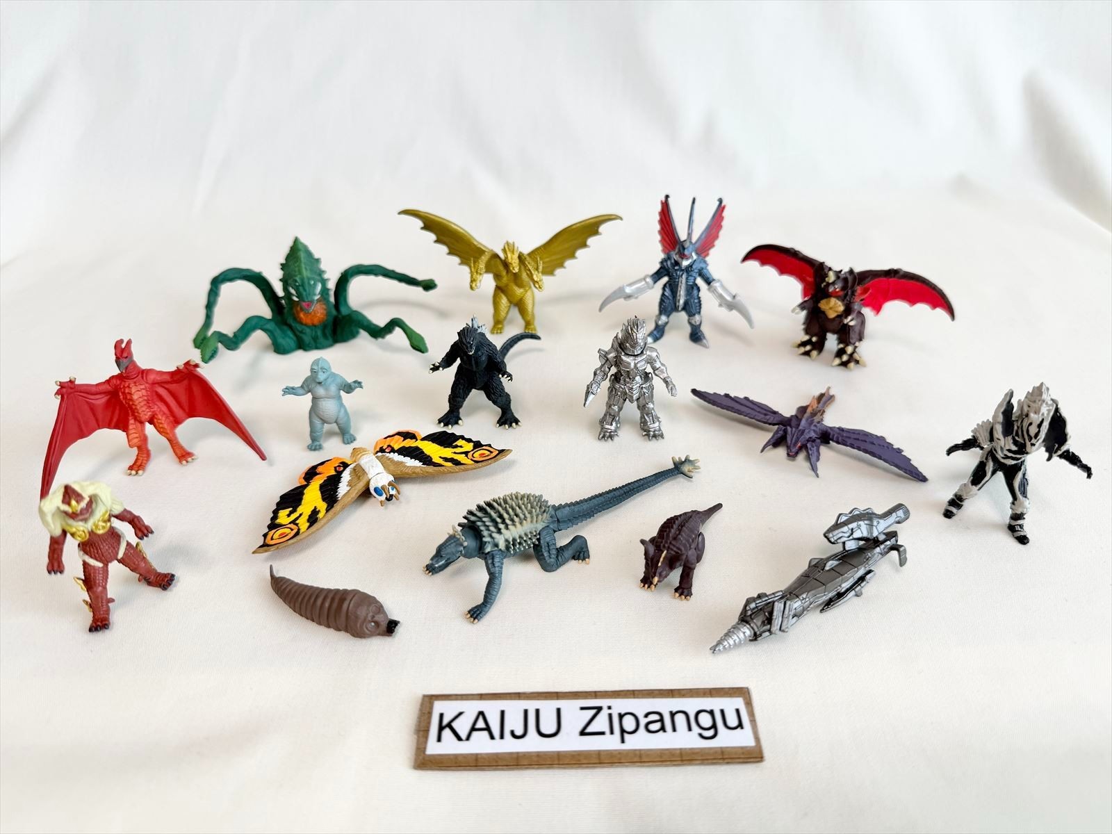 2004 Bandai 2" Godzilla Final Wars Super Picture Book Figure Set of 16 types