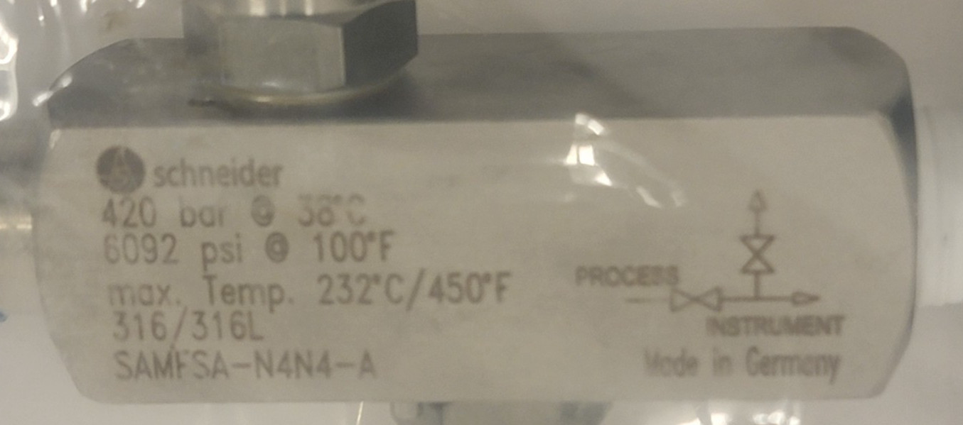 Wika Industrial Pressure Gauge 232.34 4.5" w/ Schneider SAMFSA-N4N4-A Manifold