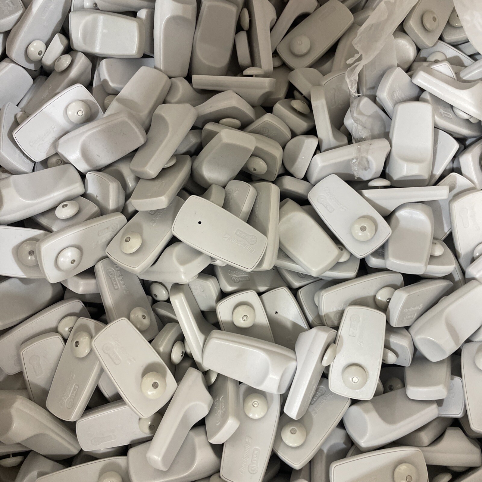 Lot of/ Bulk 100 pcs Checkpoint Security Tags 13AJE Bulk Quantity Available