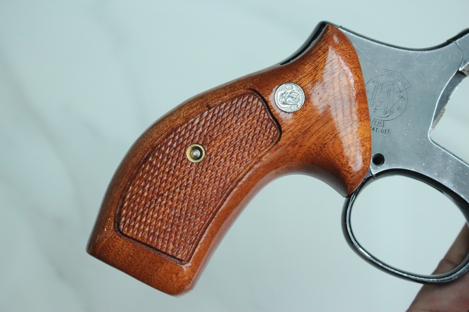 TARGET GRIPS FOR S&W K, L FRAME MODEL 686, 66 ROUND BUTT SAPELE WOOD # RANDOM