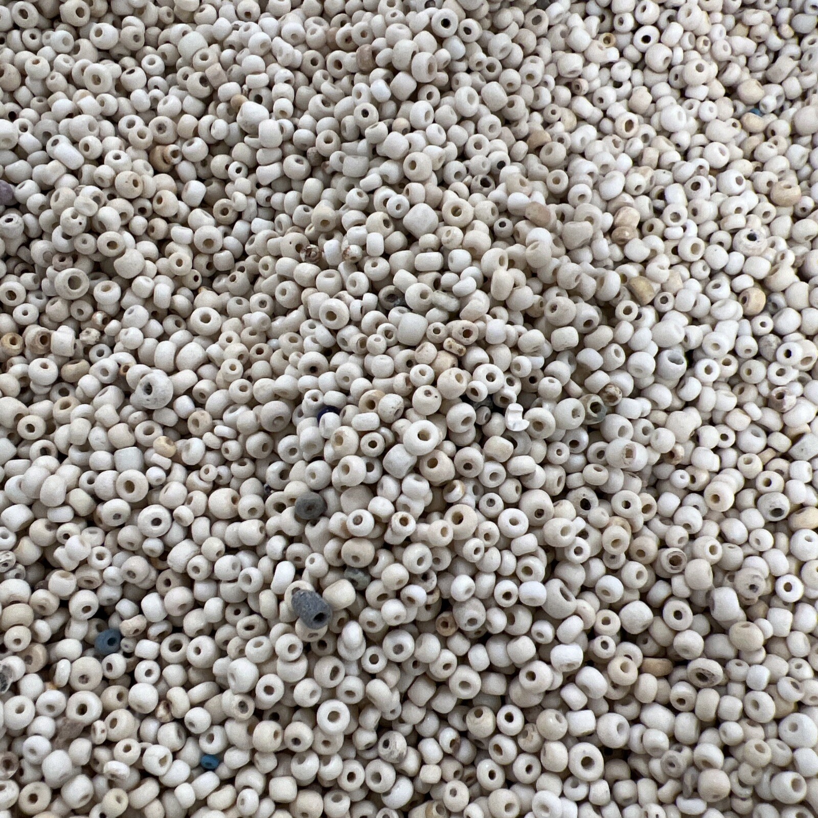 (400) Original Native American Indian Trade Beads Ancient Artifacts Pre 1600's