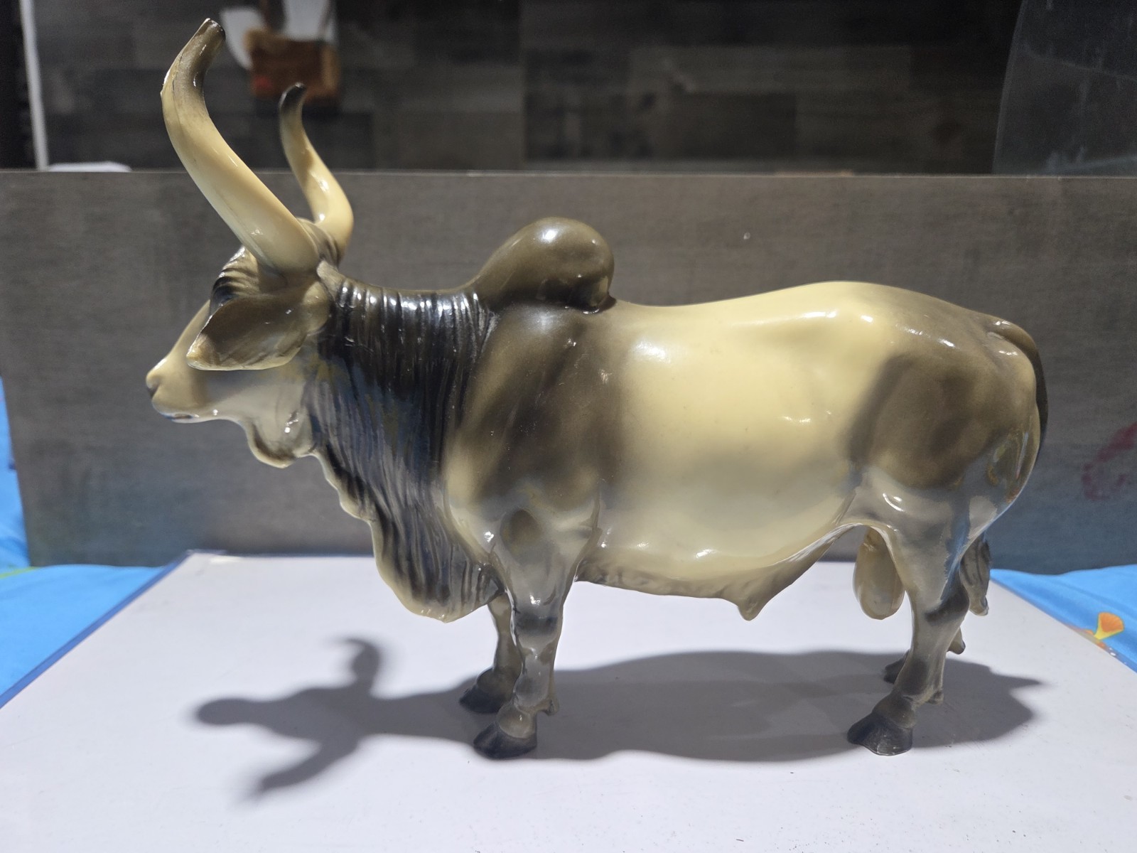 Breyer brahma bull matt/semigloss shaded grey