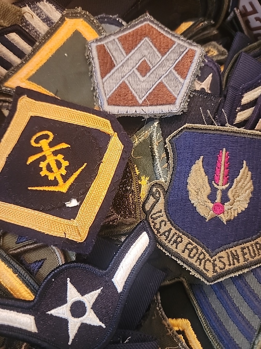 MILITARY PATCH LOT OF 20 GI VARIETY BAG ARMY Navy Marines Airforce Veterans