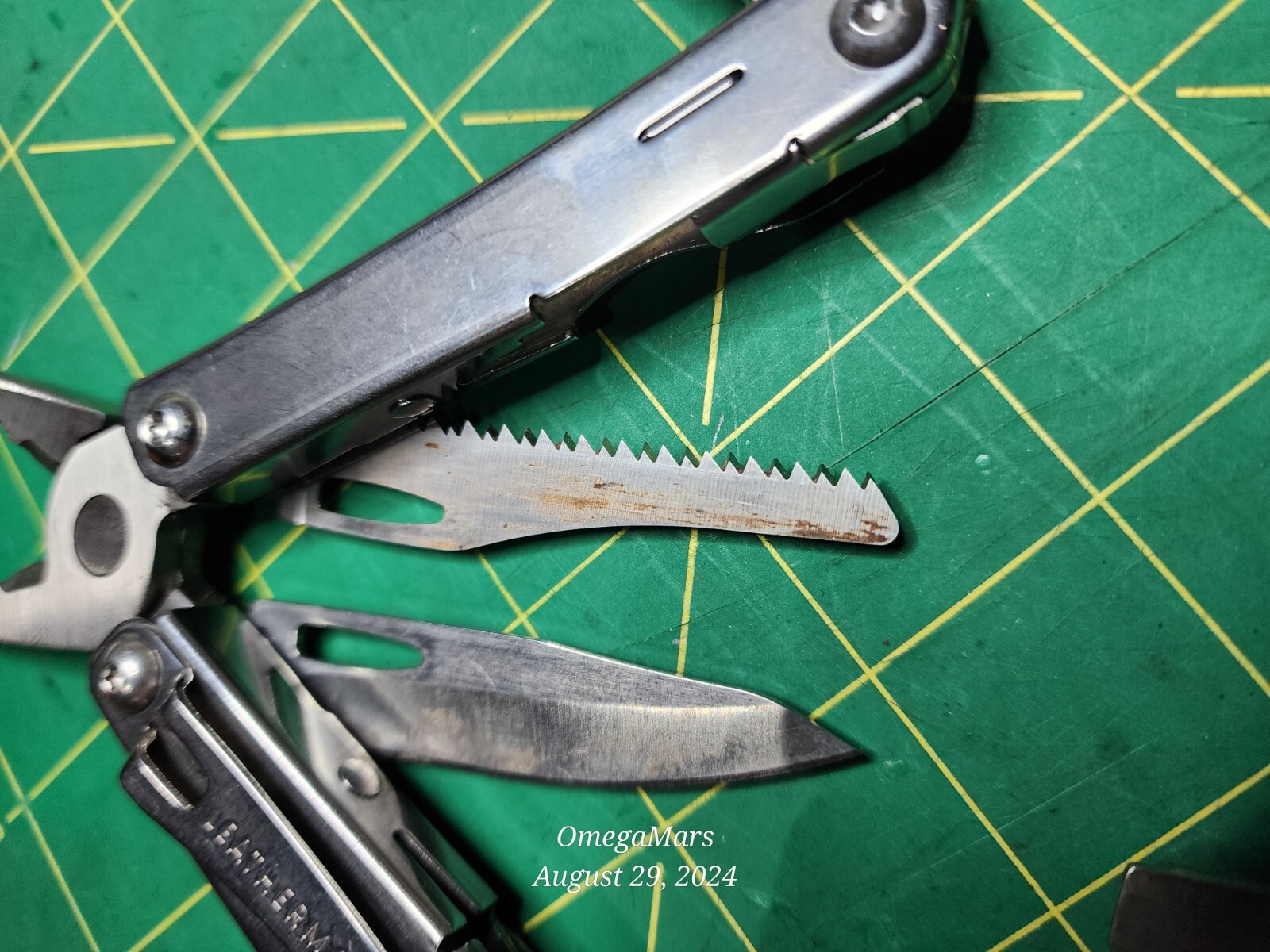 Leatherman Sidekick one at random