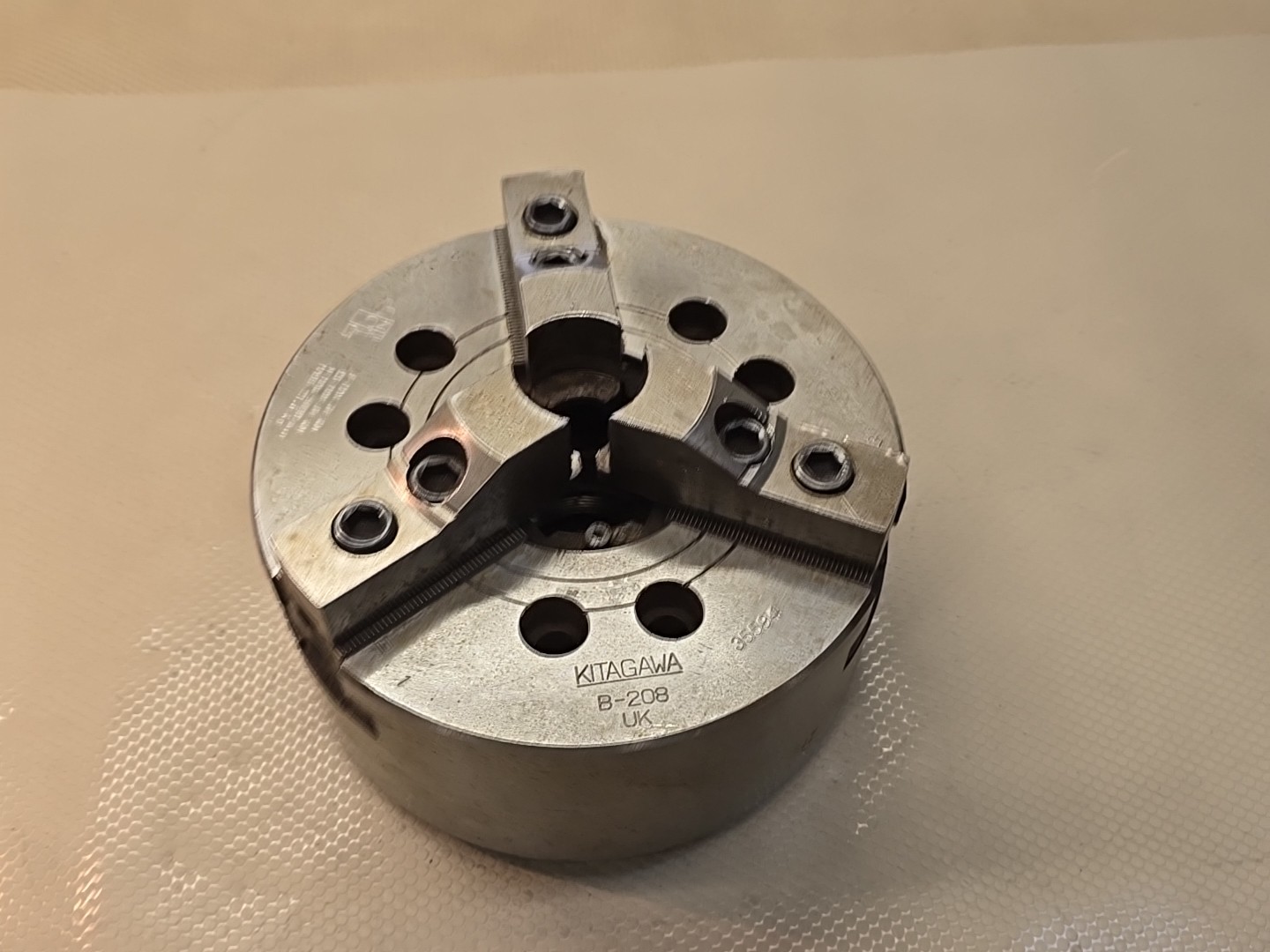 Kitagawa B-208 B208 UK Lathe Power Chuck A2-6 w/ Jaws CNC Lathe 8 Inch