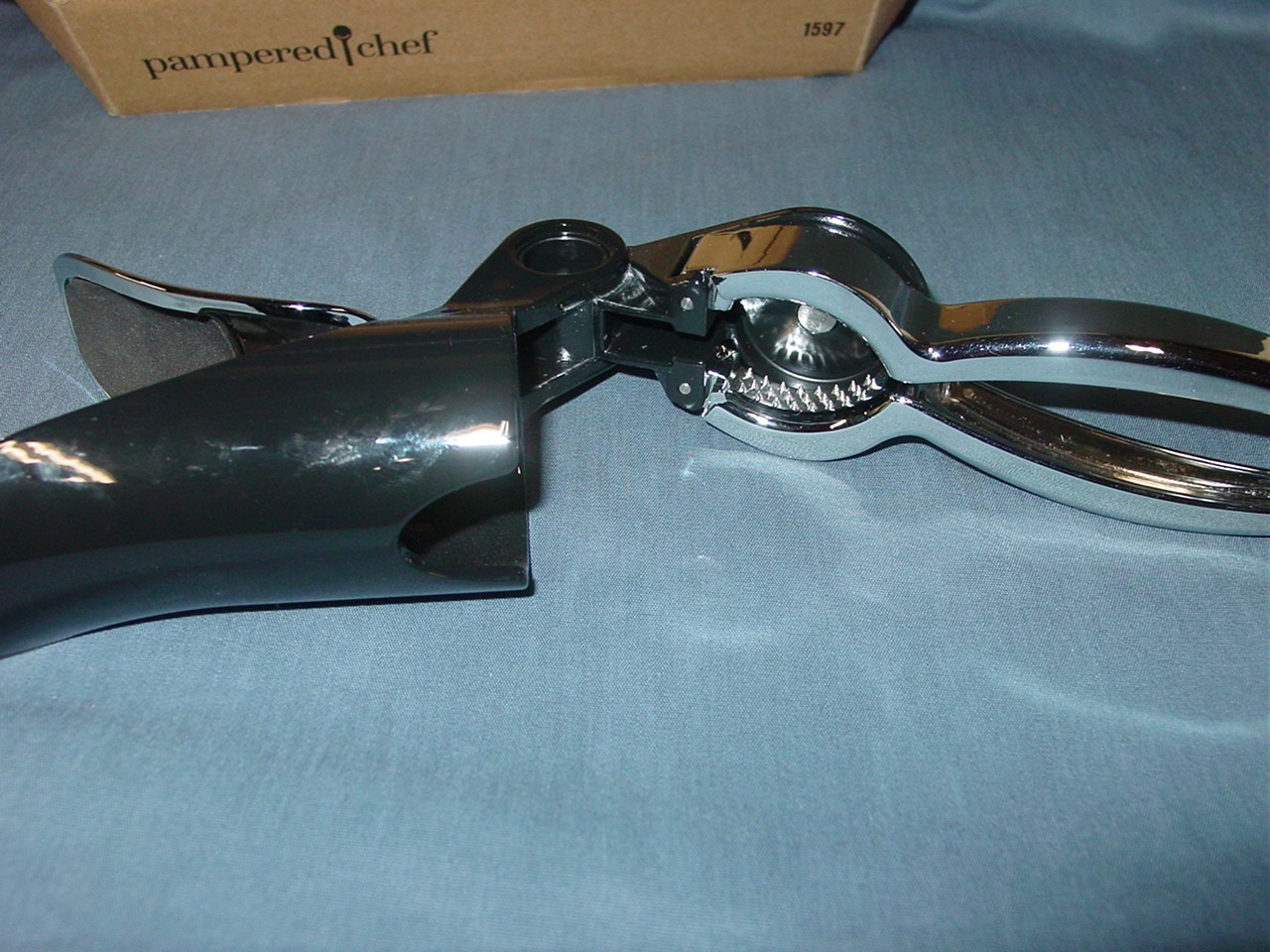 Pampered Chef Champagne Bottle Opener Item #1597 in Open Box Condition