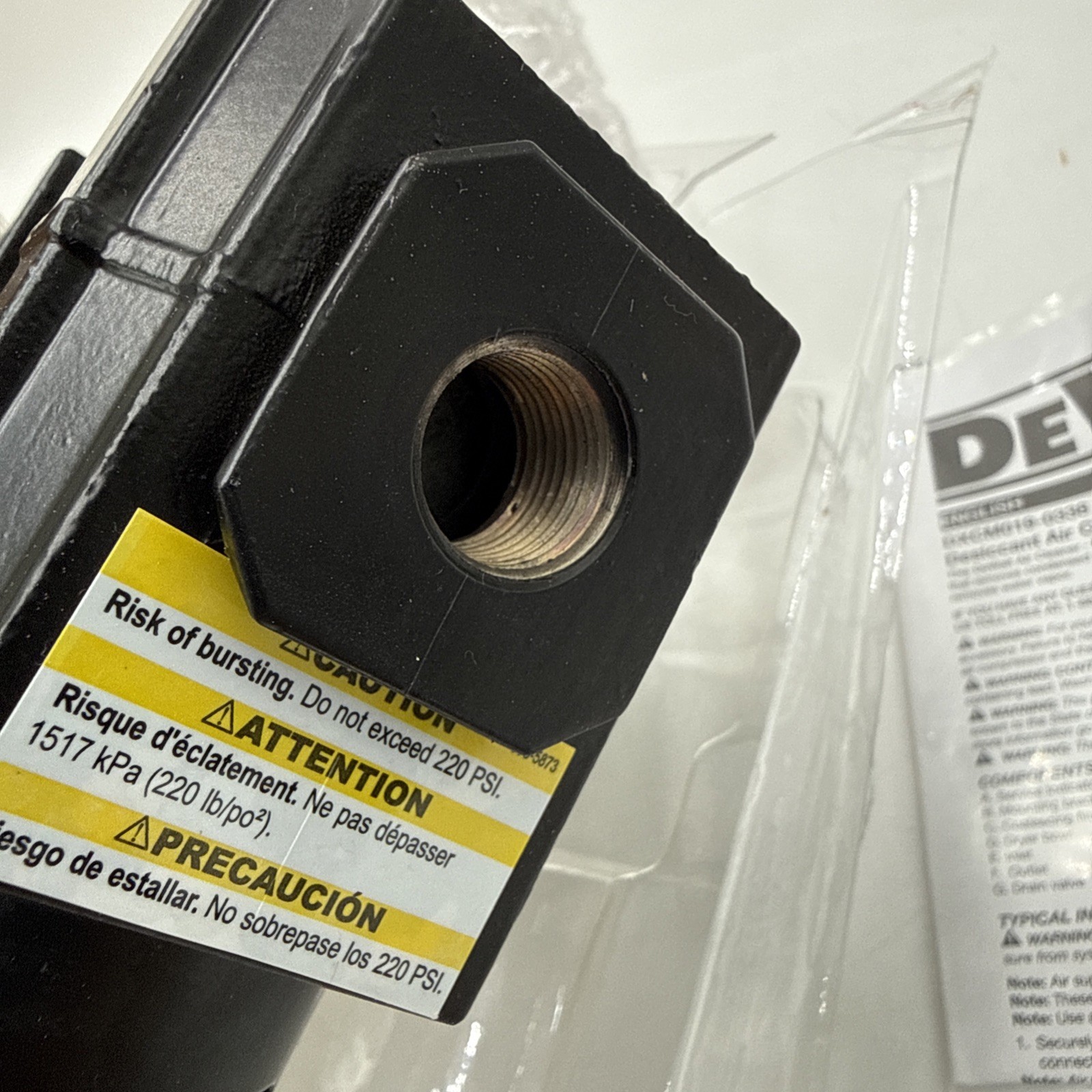 DeWalt DXCM019-0338 3/8" NPT Desiccant Compressed Air Cleaner Purification