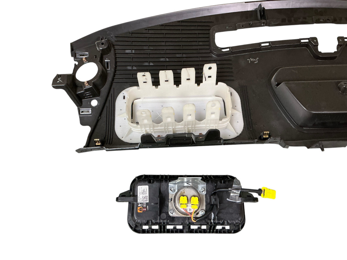 2019 20 21 22 2023 Chevy Silverado Sierra 1500-3500HD instrument panel BLACK