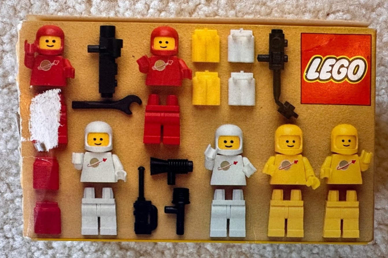 Vintage 1983 Lego Space set 6701 - Space Mini-figures; 100% complete with box