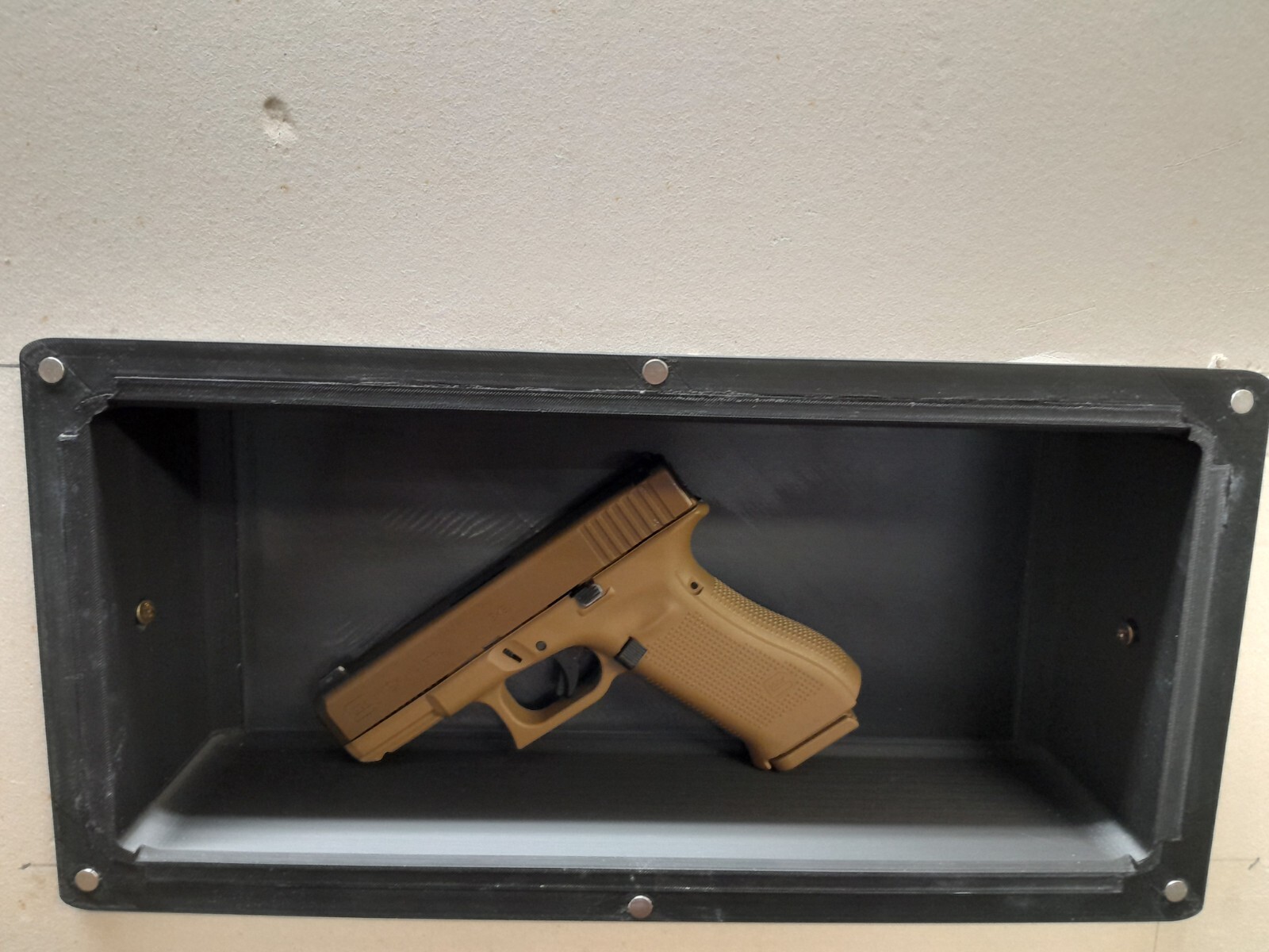 Hidden Wall Safe Air Vent Cover Secures Jewelry, Valuables, Cash guns.