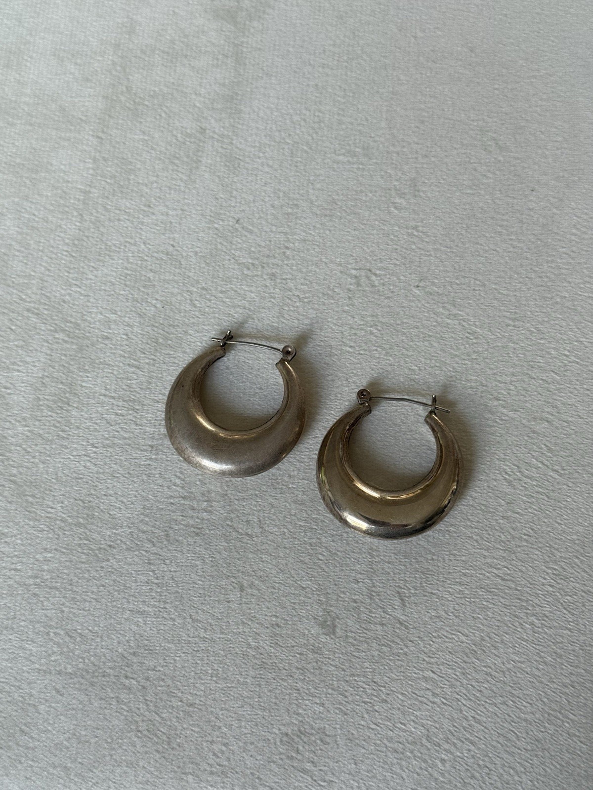 Vintage Puffed Silvertone Hoop Pierced Earrings