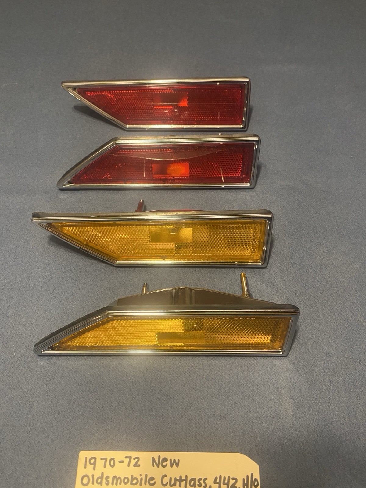 1970-72 New Oldsmobile Side Marker Light Assembly Set