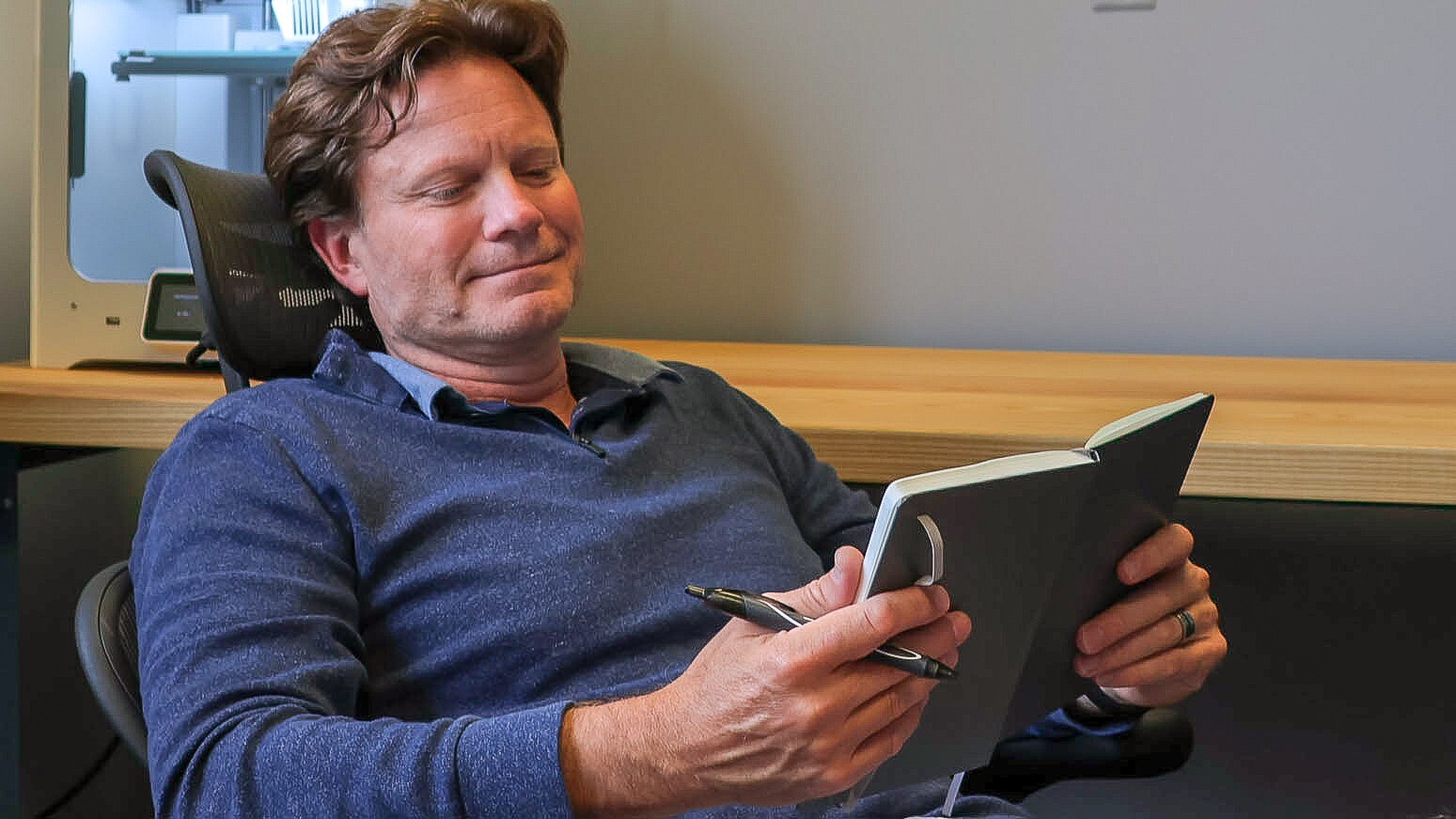 Atlas The Best Headrest for the Herman Miller Aeron Chair - Graphite Remastered