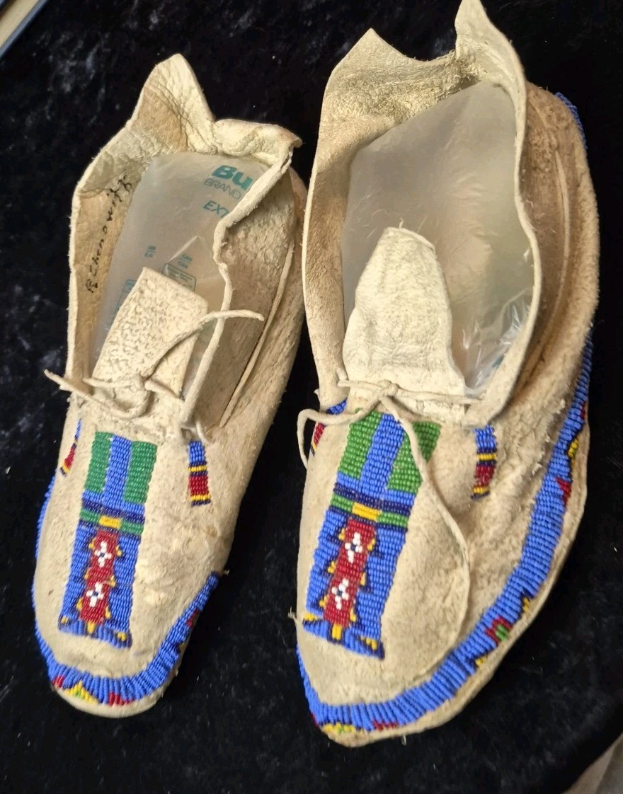 Arapahoe Or Cheyenne Beaded Moccasins, Circ: 1890/1920 RARE !!!