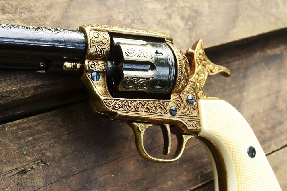 Colt Cavalry M1873 Single Action Army Peacemaker Revolver - 1873 - Denix Replica
