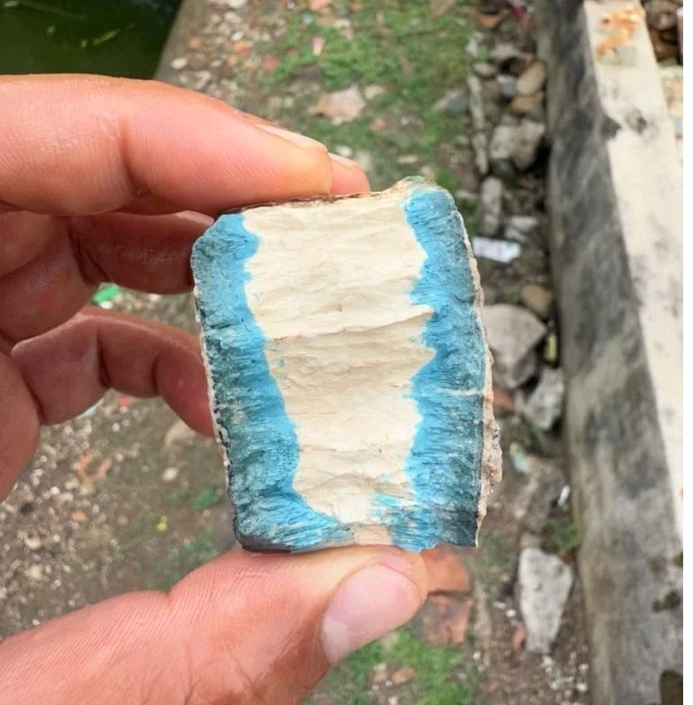 1 KG LOT NATURAL UNTREATED HIGH QUALITY ROUGH BLUE ICE GLACIERITE SPECIMEN