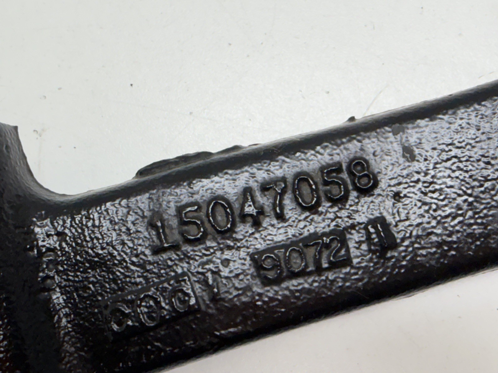 01 - 06 Chevy Silverado GMC Sierra HD 2500 3500 Front Tow Hooks & Hardware A45