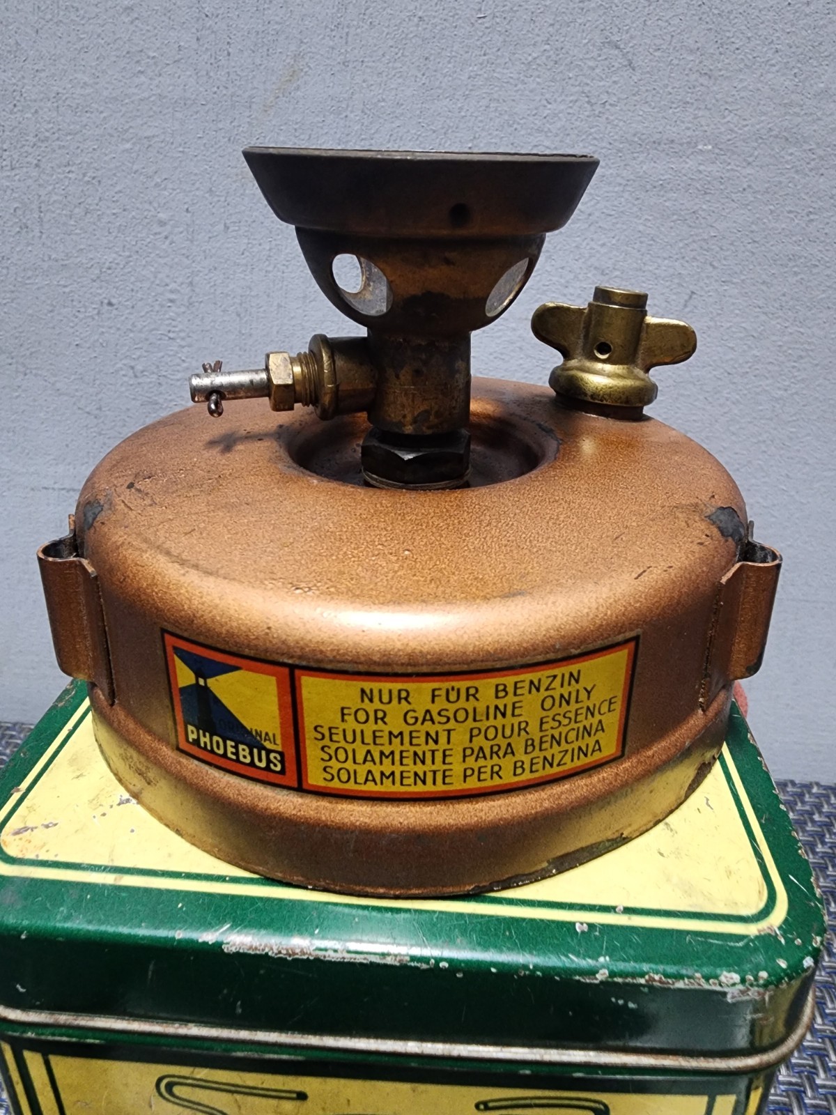 PHOEBUS 725 GASOLINE STOVE. RARE VERSION.