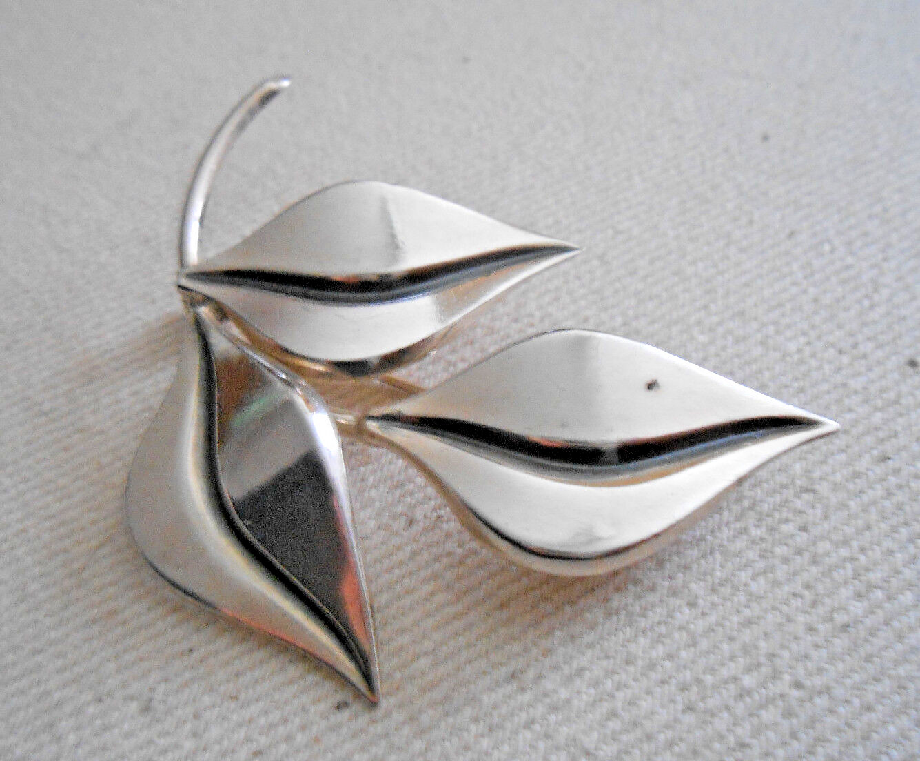 Vintage Signed Sterling Silver Triple Leaf Brooch 242415