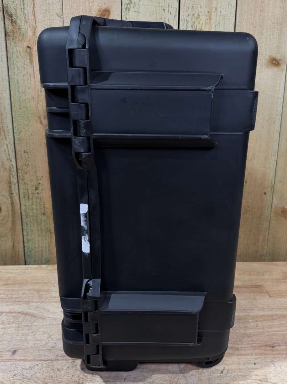 SKB iSeries 2015-10 Waterproof Rolling Case Carry On Great Condition AB