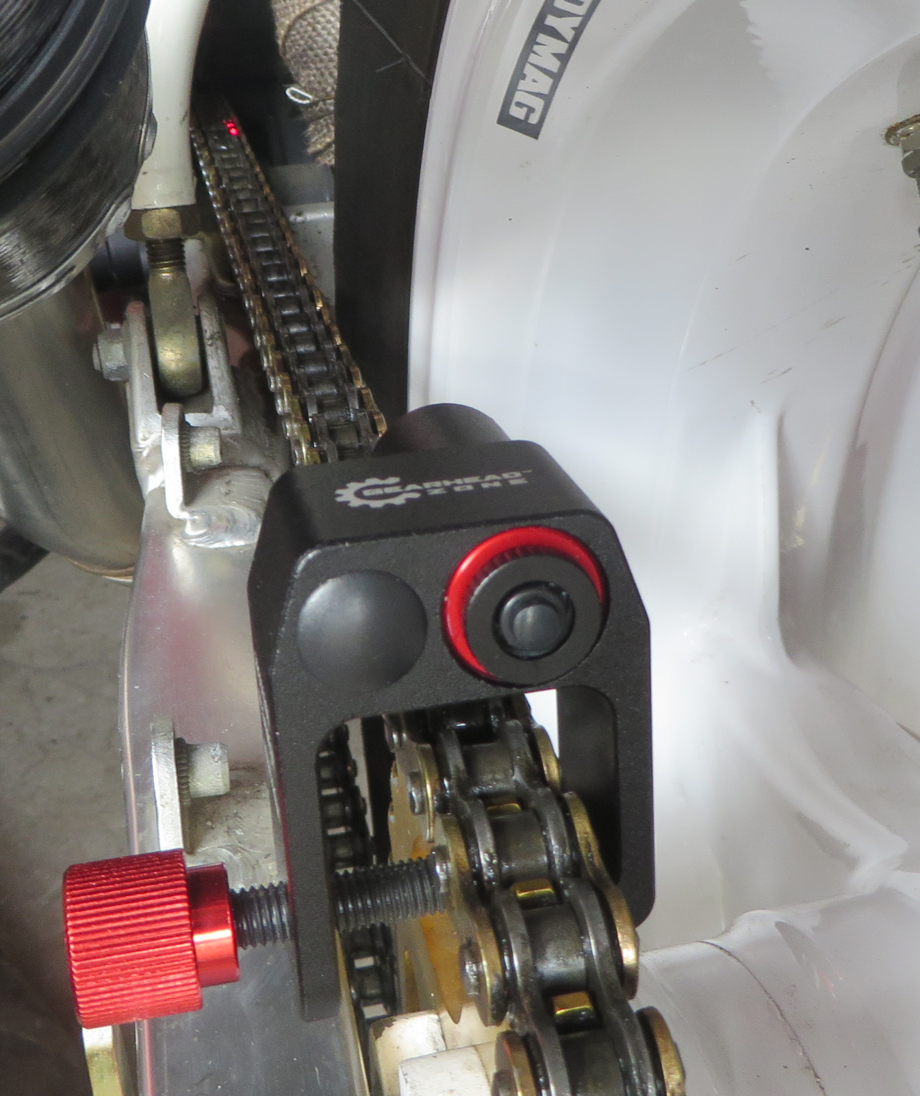 Laser Chain and Sprocket Alignment Tool - Gearhead Zone