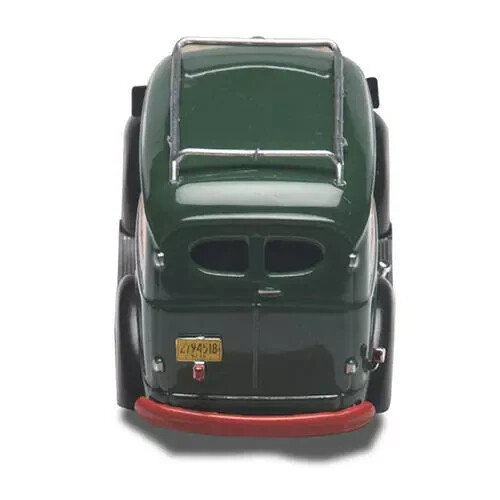 Retired 1:48 Die-Cast Railway Express 1946 Chevrolet Panel Truck New in Box