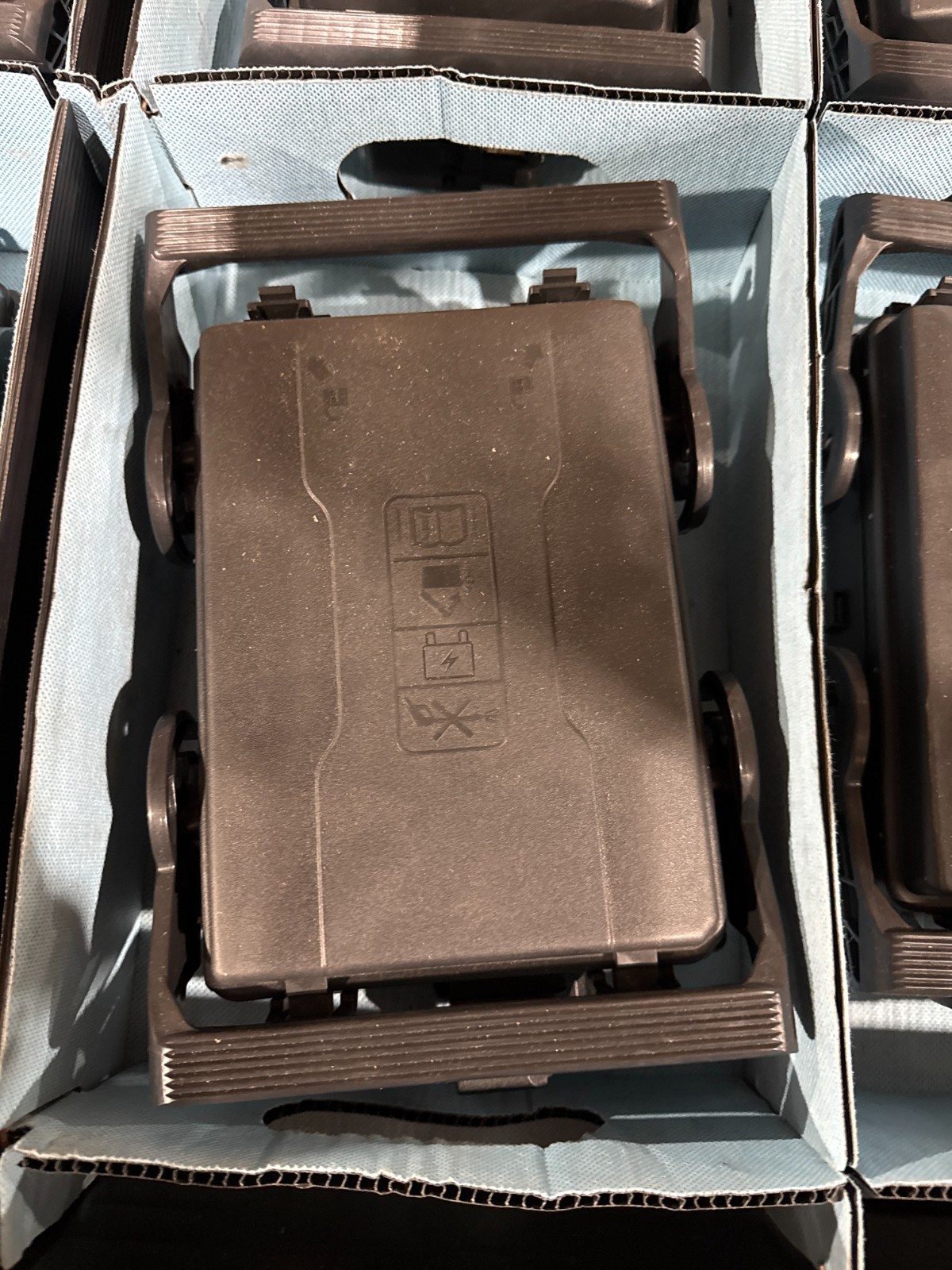 2014-2019 CHEVROLET CORVETTE C7 UNDER THE HOOD FUSE BOX RELAY JUNCTION BLOCK OEM